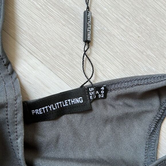 PrettyLittleThings Charcoal Slinky Sleeveless Scoop Neck Jumpsuit Sz 0 NWT - Picture 4 of 4